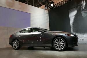 「いいセダンが出ましたね」。Mazda３のデザインをスバルの前デザイン部長難波治教授が語る 4ドアセダン編