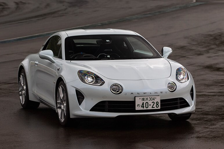 アルピーヌA110は低グリップの専用タイヤを履くドリフトマシーン