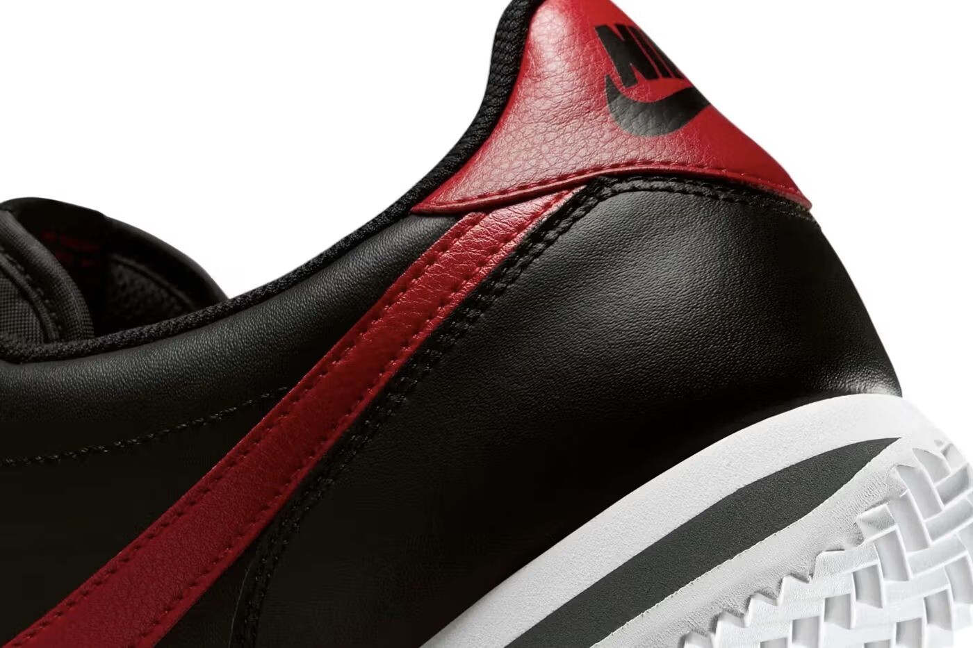 ナイキを代表するモデルとカラーの邂逅。「コルテッツ “Bred”」が発売──GQ新着スニーカー
