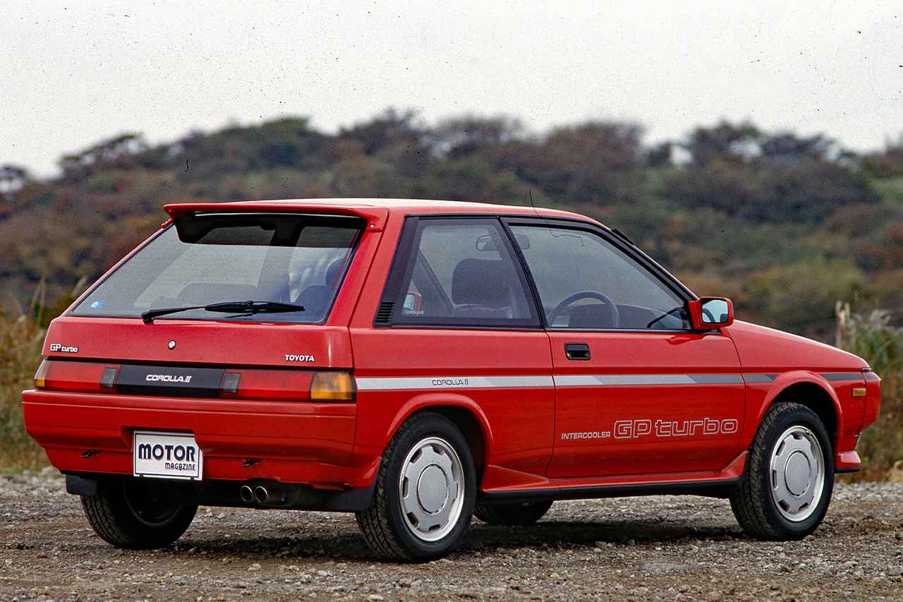 昭和の名車 171 トヨタ カローラiiにリトラクタブルランプを備えた リトラ が登場 Webモーターマガジン 自動車情報サイト 新車 中古車 Carview