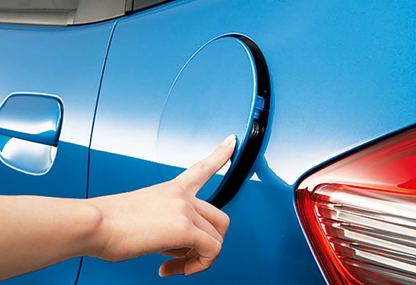 七不思議のひとつ ドアロック連動の給油口が日本車の主流にならない理由 ベストカーweb 自動車情報サイト 新車 中古車 Carview