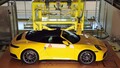 ポルシェが愛車の生産過程を見せるシステムを公開