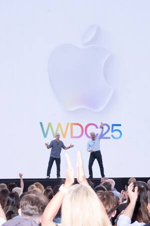 アップルが「Liquid Glass」で見据える未来──12年ぶりの新インターフェイスで目指すもの