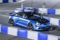 F1ドライバーが夜の東京を爆走!? オコン選手が極狭カートコースをアルピーヌ「A110R」で記録したタイムがさすがだった