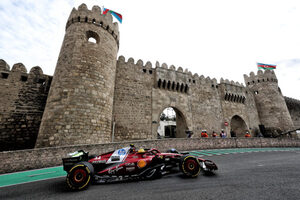ミディアムのハミルトンが最速、フェラーリがワン・ツー。タイトルかかるマクラーレンは手痛い初日／F1アゼルバイジャンGP FP2