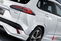 トヨタ新型「コンパクトSUV」がスゴイ！ “大幅デザイン刷新”に合わせた「ギラギラ仕様」がカッコイイ！ 高級感溢れる“豪華”な「カローラクロス」モデリスタ仕様とは！