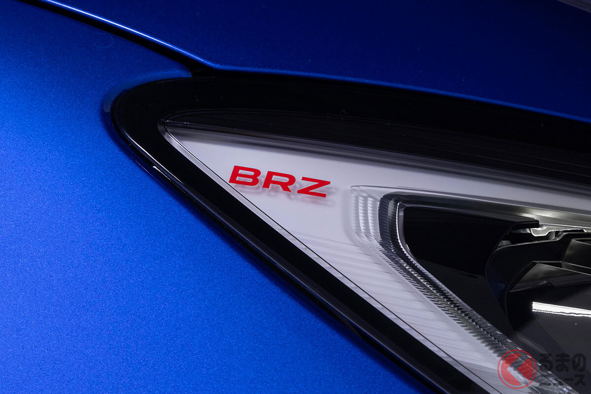 スバルが新「BRZ」初公開を予告！ ヘッドライトに謎の“赤いロゴ”!? 7月23日に米でお披露目へ