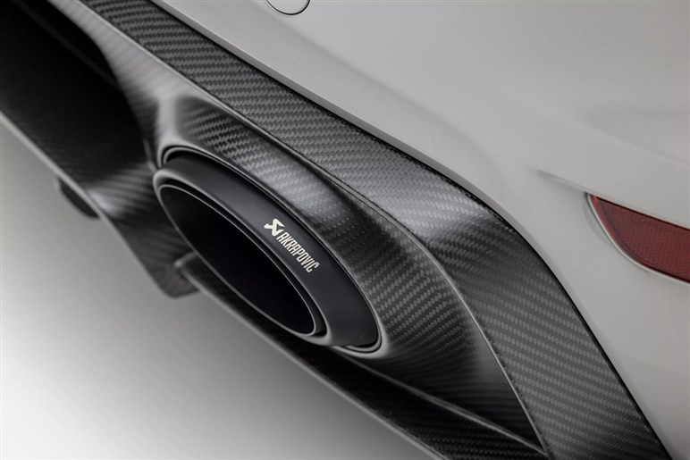 【高額注意】375万円ホイール＆270万円ウイング！ 米チューナーが手がけるポルシェ「992」用カスタム現る