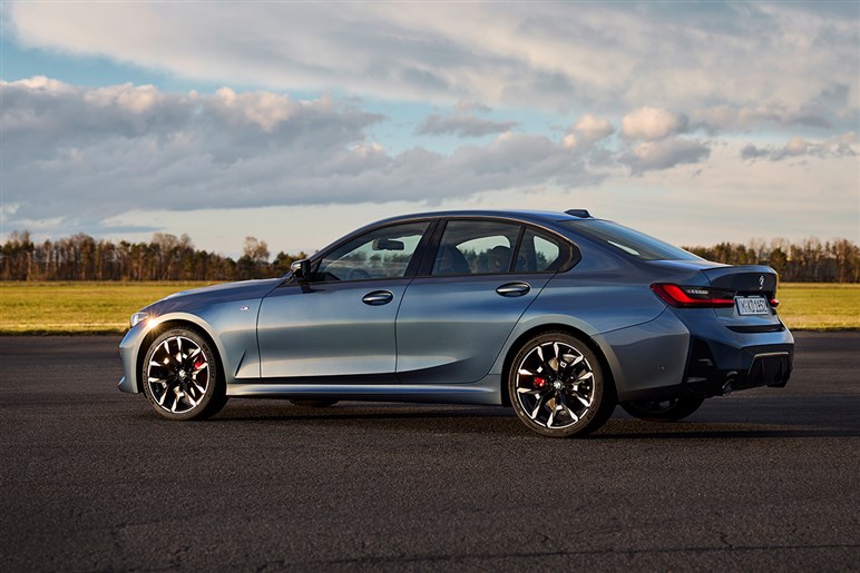 【M3だけじゃない】M340iが「M350」に進化！ BMWが密かに育てていた“怪物セダン”の正体とは？