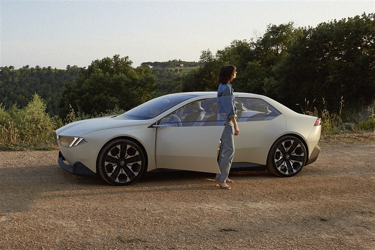 【M3だけじゃない】M340iが「M350」に進化！ BMWが密かに育てていた“怪物セダン”の正体とは？