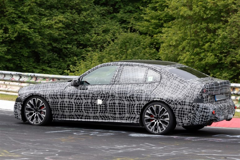 【M3だけじゃない】M340iが「M350」に進化！ BMWが密かに育てていた“怪物セダン”の正体とは？