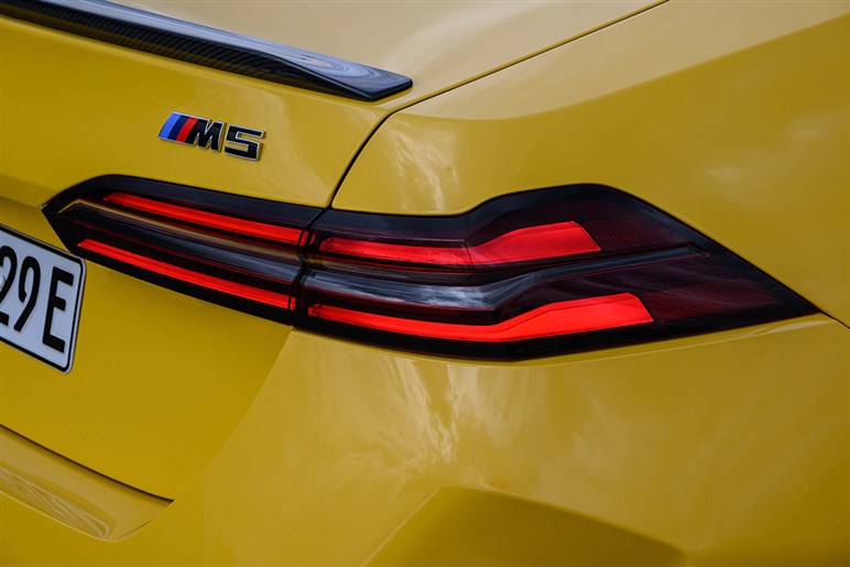 これがドイツ流の狂気！ マンソリーがBMW「M5」を“スーパーカー殺しの最強セダン”に育成完了