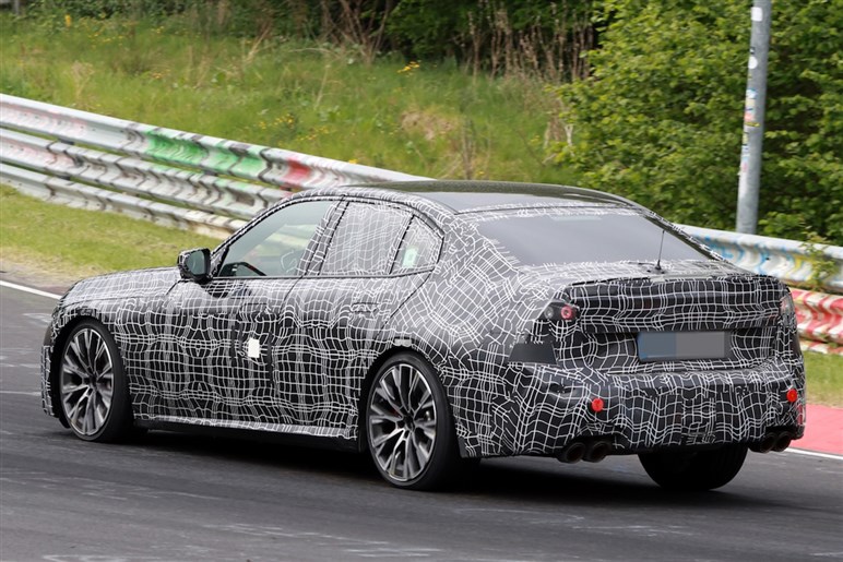 【M3だけじゃない】M340iが「M350」に進化！ BMWが密かに育てていた“怪物セダン”の正体とは？