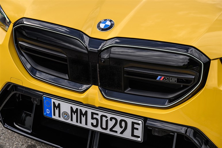 これがドイツ流の狂気！ マンソリーがBMW「M5」を“スーパーカー殺しの最強セダン”に育成完了