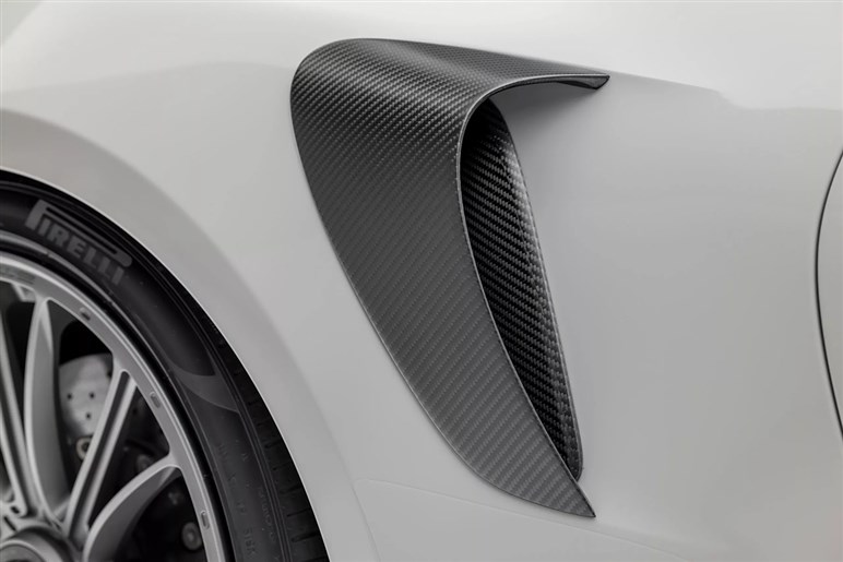 【高額注意】375万円ホイール＆270万円ウイング！ 米チューナーが手がけるポルシェ「992」用カスタム現る