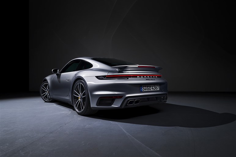 【高額注意】375万円ホイール＆270万円ウイング！ 米チューナーが手がけるポルシェ「992」用カスタム現る