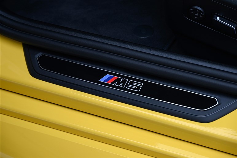 これがドイツ流の狂気！ マンソリーがBMW「M5」を“スーパーカー殺しの最強セダン”に育成完了