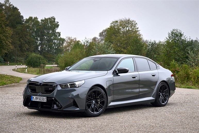 これがドイツ流の狂気！ マンソリーがBMW「M5」を“スーパーカー殺しの最強セダン”に育成完了