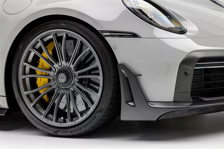 【高額注意】375万円ホイール＆270万円ウイング！ 米チューナーが手がけるポルシェ「992」用カスタム現る
