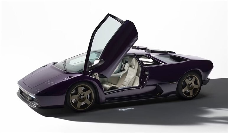 【驚愕】価格は2億超え!? 「ディアブロ」を現代流に昇華させた「エキセントリカV12」が凄すぎる