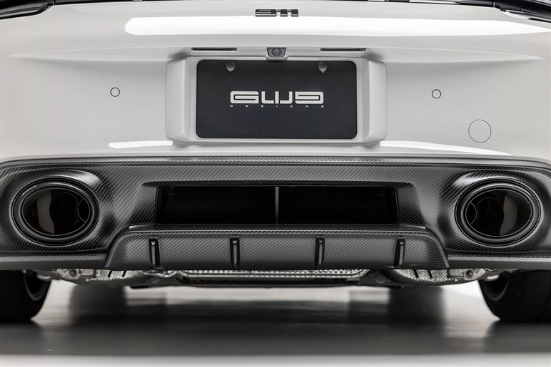 【高額注意】375万円ホイール＆270万円ウイング！ 米チューナーが手がけるポルシェ「992」用カスタム現る