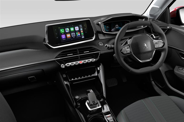 プジョー「e-308 SW」改良型を初スクープ！ 新デザイン＆3本爪ライトでEVワゴン戦線に再突入