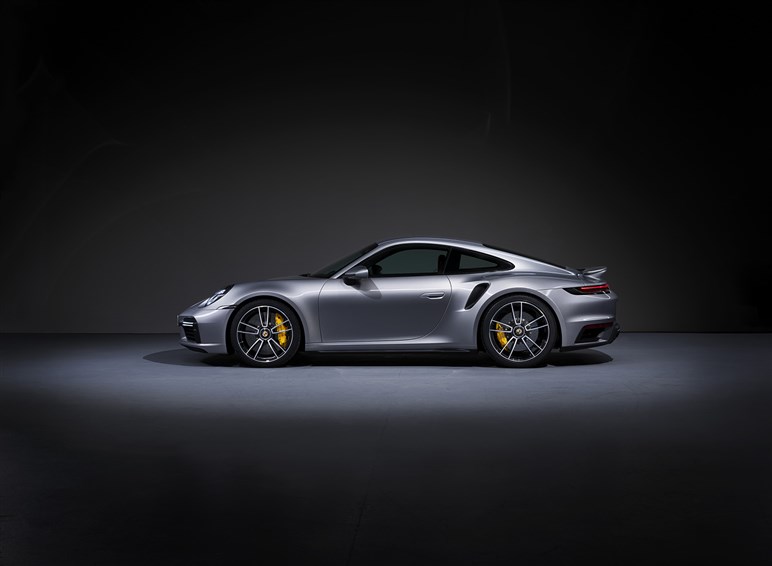 【高額注意】375万円ホイール＆270万円ウイング！ 米チューナーが手がけるポルシェ「992」用カスタム現る