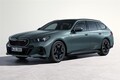 プジョー「e-308 SW」改良型を初スクープ！ 新デザイン＆3本爪ライトでEVワゴン戦線に再突入