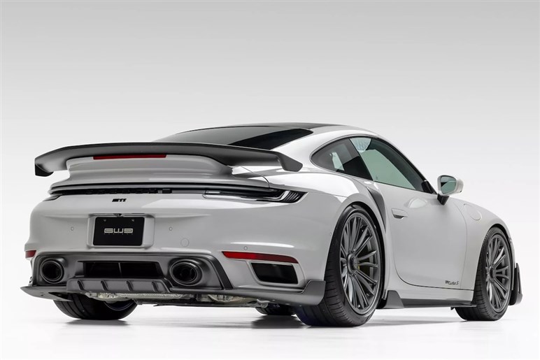 【高額注意】375万円ホイール＆270万円ウイング！ 米チューナーが手がけるポルシェ「992」用カスタム現る