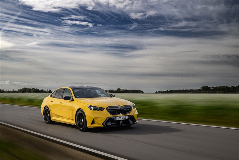これがドイツ流の狂気！ マンソリーがBMW「M5」を“スーパーカー殺しの最強セダン”に育成完了