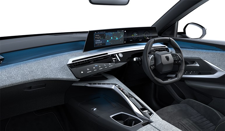 プジョー「e-308 SW」改良型を初スクープ！ 新デザイン＆3本爪ライトでEVワゴン戦線に再突入