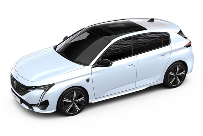 プジョー「e-308 SW」改良型を初スクープ！ 新デザイン＆3本爪ライトでEVワゴン戦線に再突入