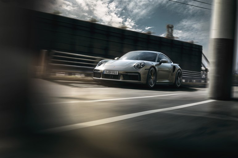 【高額注意】375万円ホイール＆270万円ウイング！ 米チューナーが手がけるポルシェ「992」用カスタム現る