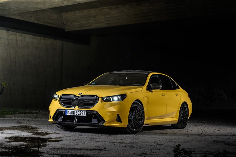 これがドイツ流の狂気！ マンソリーがBMW「M5」を“スーパーカー殺しの最強セダン”に育成完了