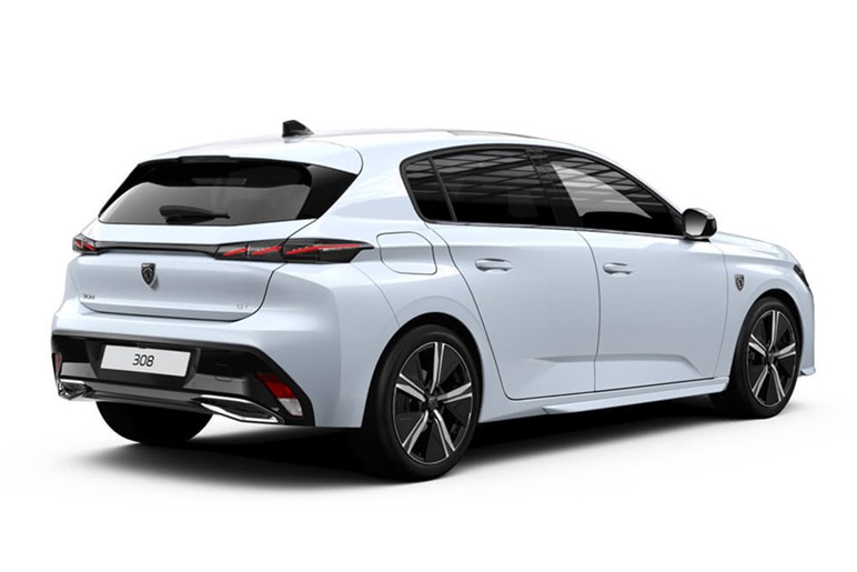 プジョー「e-308 SW」改良型を初スクープ！ 新デザイン＆3本爪ライトでEVワゴン戦線に再突入