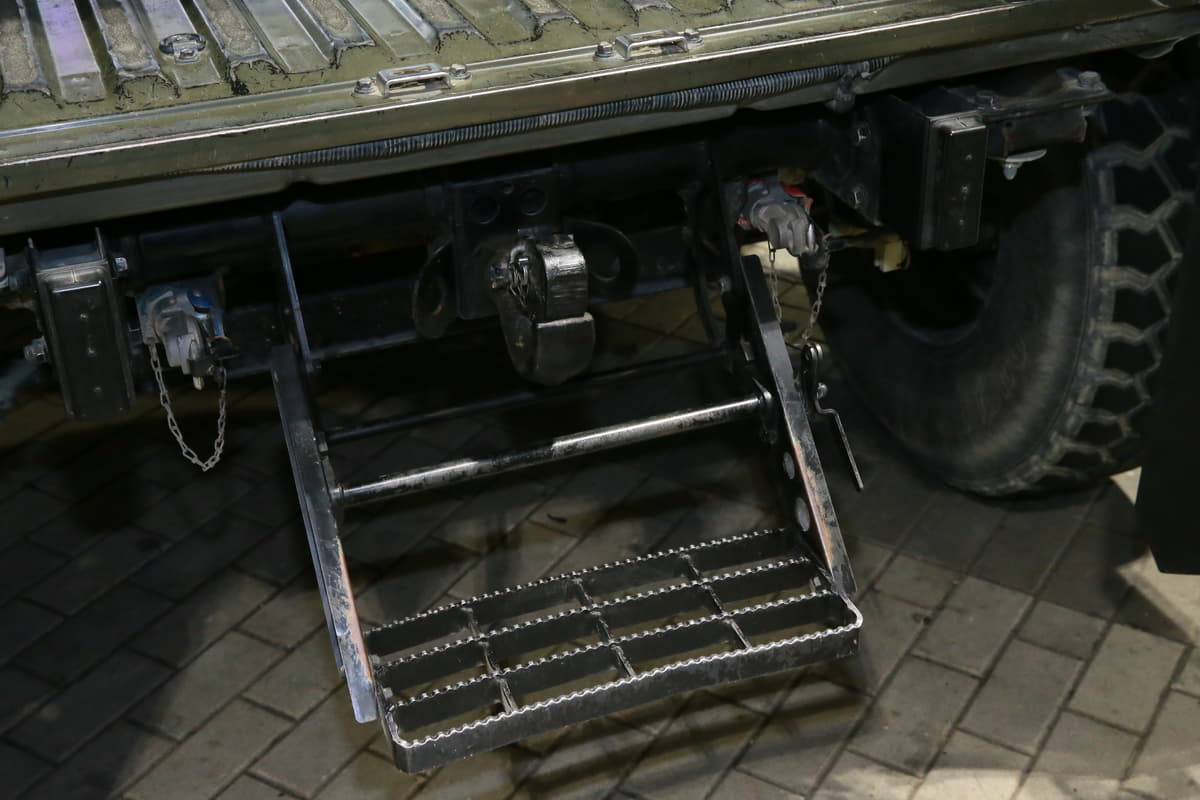 自衛隊員の移動に活躍 トヨタのメガクルーザー ベースの 高機動車 は市販モデルとどう違う Auto Messe Web 自動車情報サイト 新車 中古車 Carview