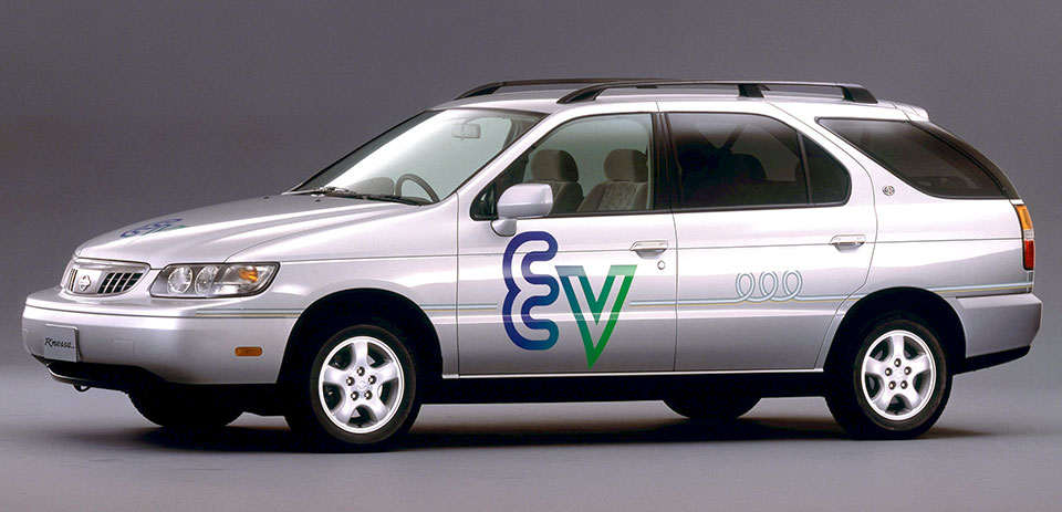 Yesの曲に乗って颯爽と登場 日産 バサラが浮き彫りにした時代の変化 偉大な生産終了車 ベストカーweb 自動車情報サイト 新車 中古車 Carview
