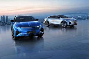 3モーター搭載の4輪駆動！アルピーヌ新型電動スポーツファストバック「A390」が受注開始