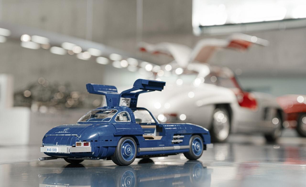1/43 レッドブル ランドローバー メルセデスベンツ 2台まとめ売り