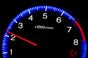 クルマの「タコメーター」いる？ いらない？ 装着される基準とユーザーの声は