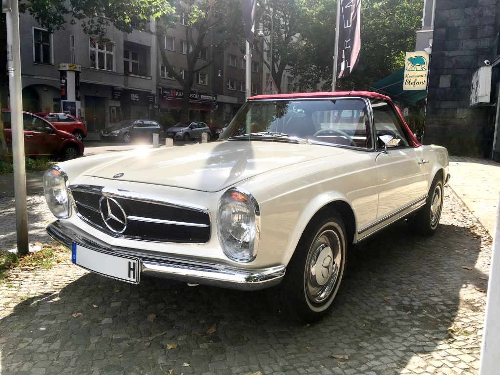 まさにコンクール・コンディション！宝石のような2代目SLクラス（W113）、中でもさらに希少な「250SL」との邂逅