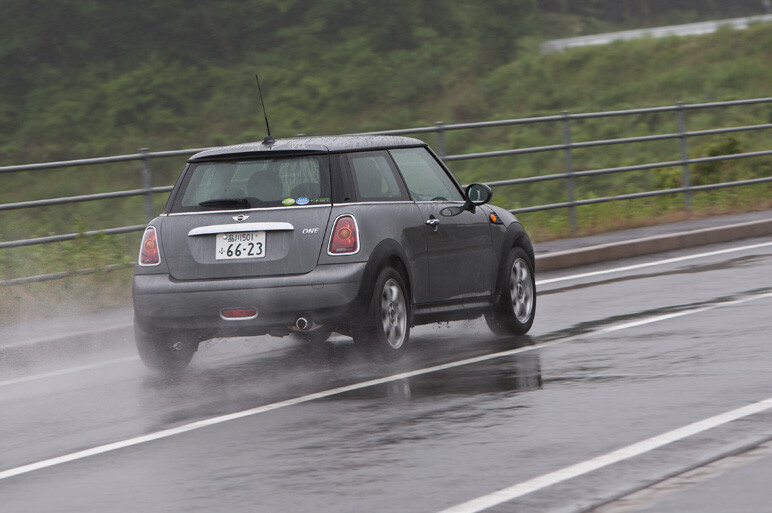 ミニ・ワン試乗、排気量アップで燃費もアップ！