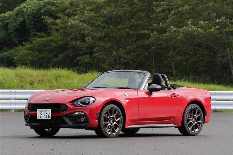 アバルト124スパイダー試乗速報。ロードスターと走りはどう違うのか？
