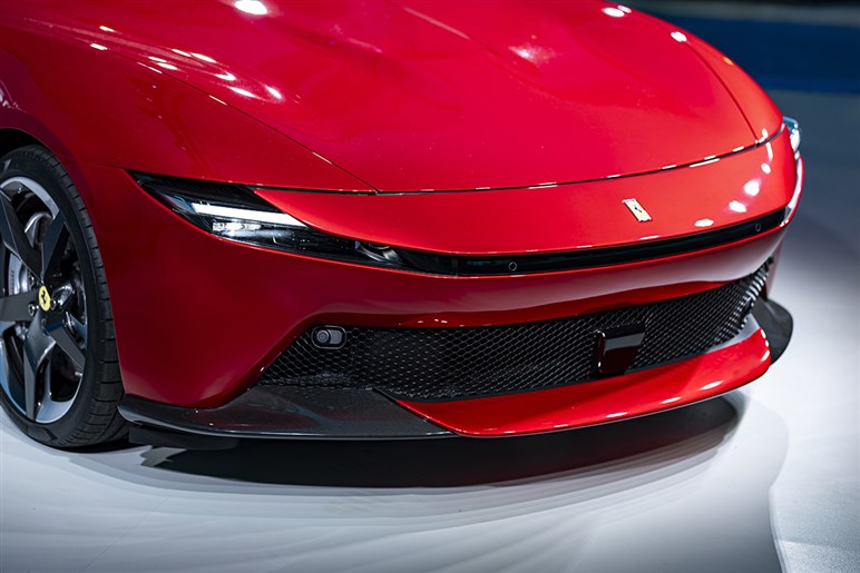 【日本初披露】フェラーリ新型「アマルフィ」上陸。2＋2クーペ×V8エンジン搭載の「ローマ」後継グランドツアラー