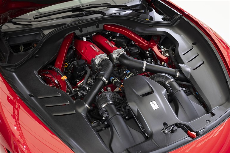 【日本初披露】フェラーリ新型「アマルフィ」上陸。2＋2クーペ×V8エンジン搭載の「ローマ」後継グランドツアラー
