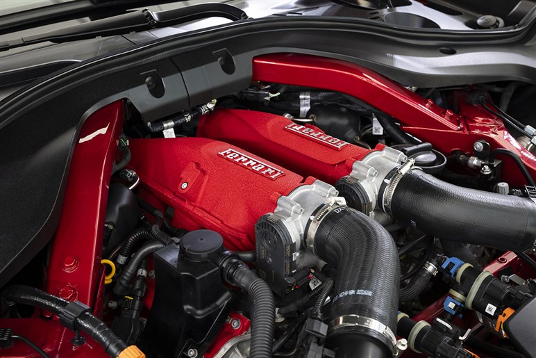 【日本初披露】フェラーリ新型「アマルフィ」上陸。2＋2クーペ×V8エンジン搭載の「ローマ」後継グランドツアラー