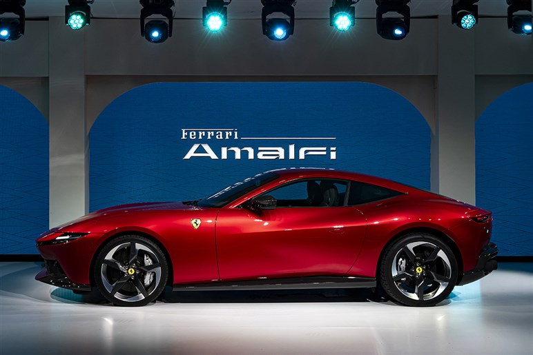 【日本初披露】フェラーリ新型「アマルフィ」上陸。2＋2クーペ×V8エンジン搭載の「ローマ」後継グランドツアラー
