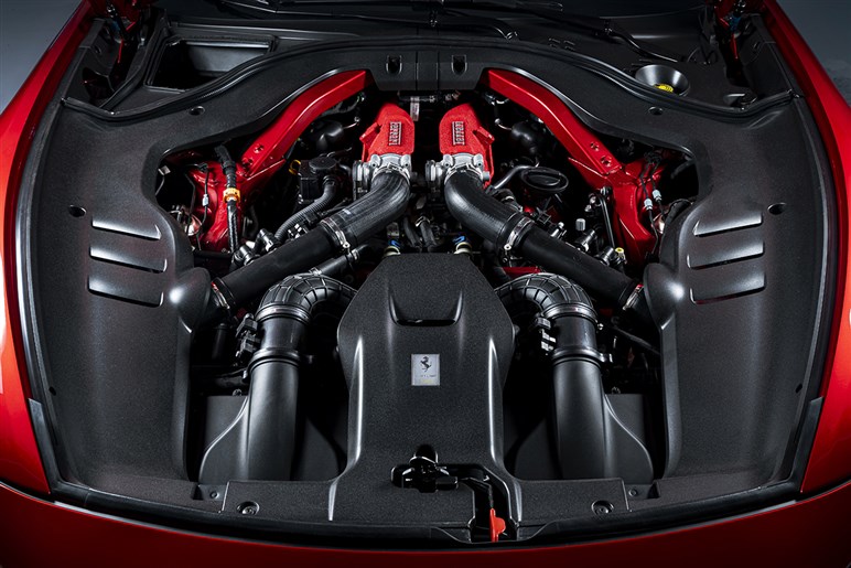 【日本初披露】フェラーリ新型「アマルフィ」上陸。2＋2クーペ×V8エンジン搭載の「ローマ」後継グランドツアラー