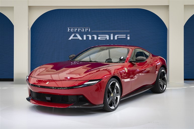 【日本初披露】フェラーリ新型「アマルフィ」上陸。2＋2クーペ×V8エンジン搭載の「ローマ」後継グランドツアラー