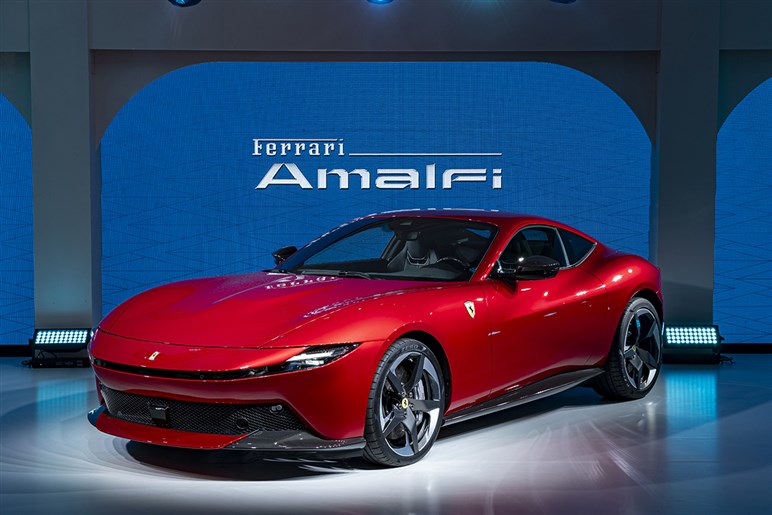 【日本初披露】フェラーリ新型「アマルフィ」上陸。2＋2クーペ×V8エンジン搭載の「ローマ」後継グランドツアラー